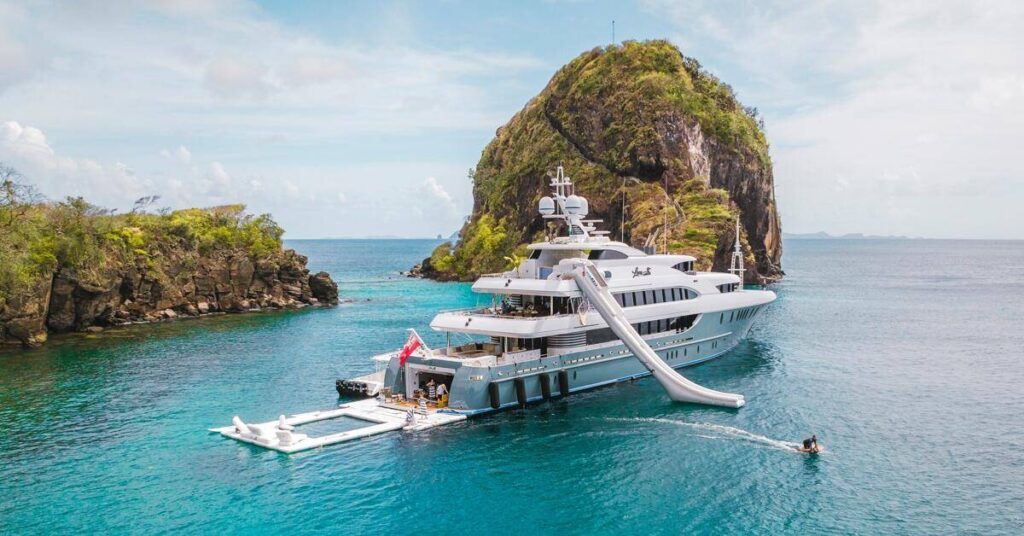 motor yacht loon rental